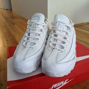 Nike Air Max 98 Triple White